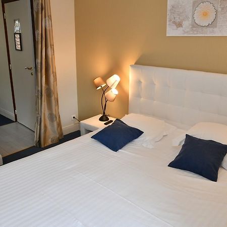Le Renaissance Hotel Aurillac Bagian luar foto