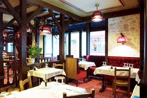 Le Renaissance Hotel Aurillac Bagian luar foto